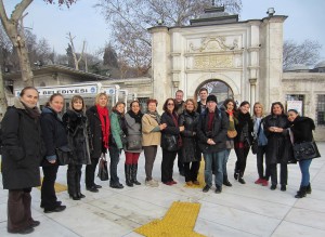 Chris Briddick (center, in a black hat) pictured with members of the faculty of Bahcesehir Koleji Etiler at the Eyüp Sultan Mosque in Istanbul.