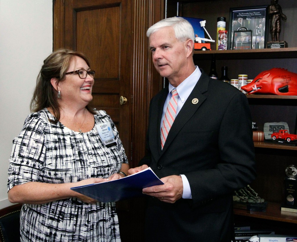 Dianne Baer, president of the Arkansas branch of the American Counseling Association, talks with Rep. Steve Womack (R-Ark. 3rd district).