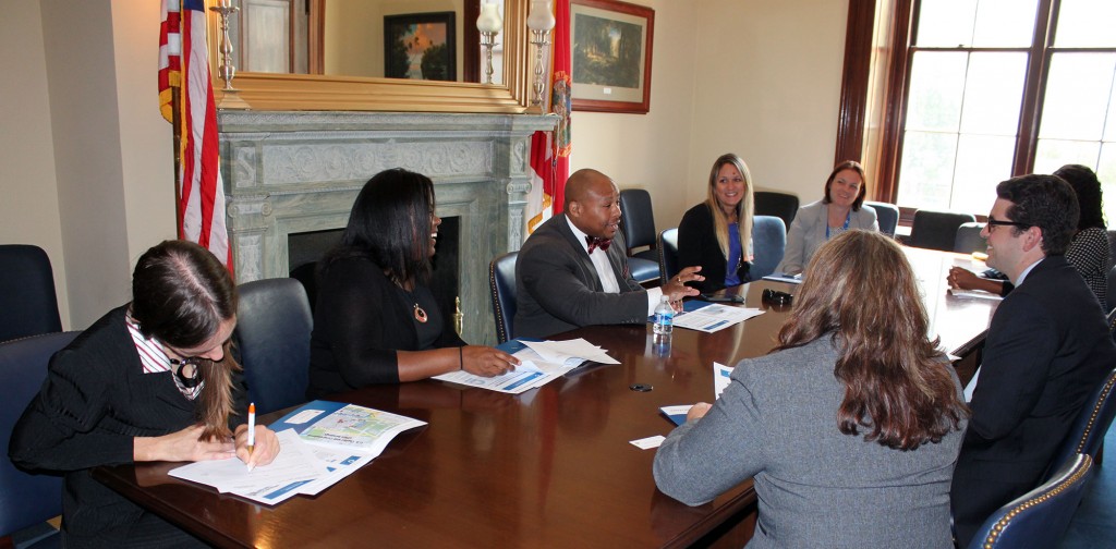 ACA member-leaders from Florida talk with Eduardo Sacasa, a legislative correspondent in U.S. Sen. Marco Rubio’s office. Shon Smith (center, in bow tie), Southern Region chair-elect to the ACA Governing Council, advocated for the hiring of more professional counselors within the VA. Smith, a veteran himself, quoted data from a recent VA report estimating that 22 veterans commit suicide each day – a statistic that’s “completely preventable,” Smith said.